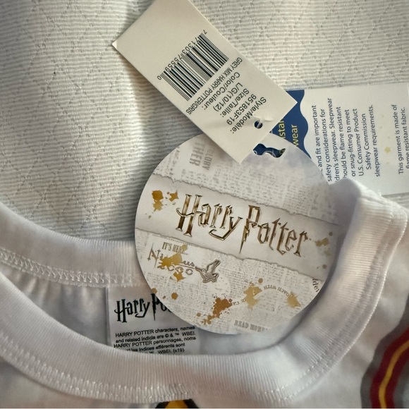 Harry Potter Gryffindor House Uniform Dress - Official Licensed - Girl’s Size L - Picture 2 of 10